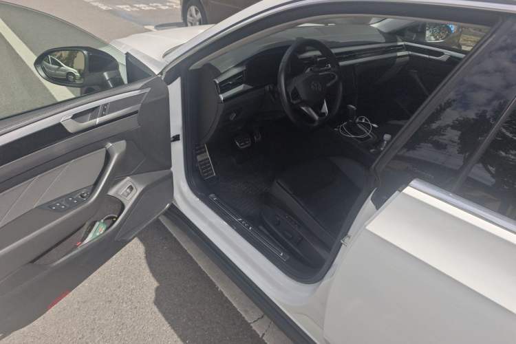 Used Volkswagen FAW-Volkswagen CC 2021 Estate Car 380TSI Vizion Edition Interior 3