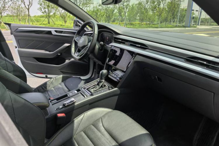 Used Volkswagen FAW-Volkswagen CC 2021 380TSI Striking Edition Interior 3