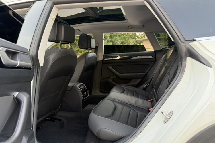 Used Volkswagen FAW-Volkswagen CC 2021 Estate Car 380TSI Vizion Edition Interior 3