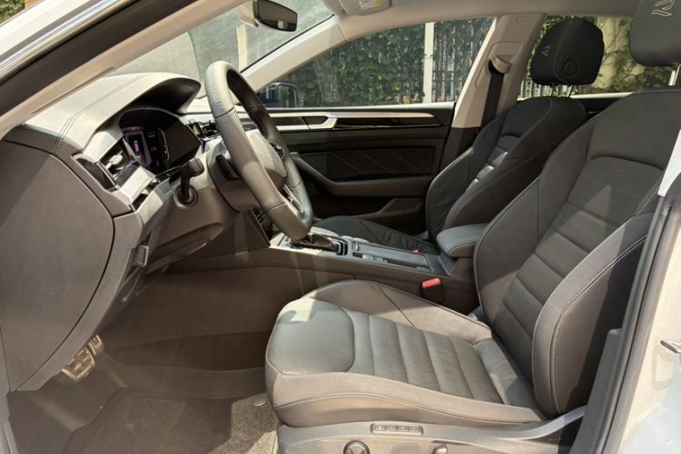Used Volkswagen FAW-Volkswagen CC 2021 380TSI Striking Edition Interior 3