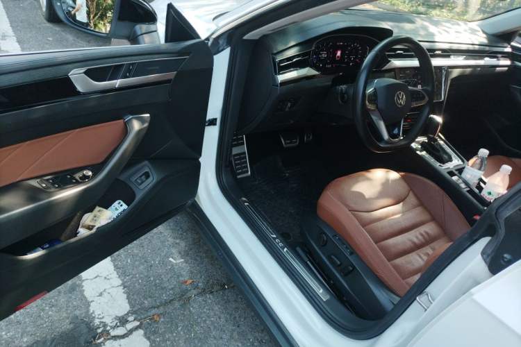Used Volkswagen FAW-Volkswagen CC 2021 Estate Car 380TSI Vizion Edition Interior 3