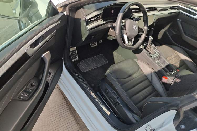 Used Volkswagen FAW-Volkswagen CC 2021 380TSI Striking Edition Interior 3