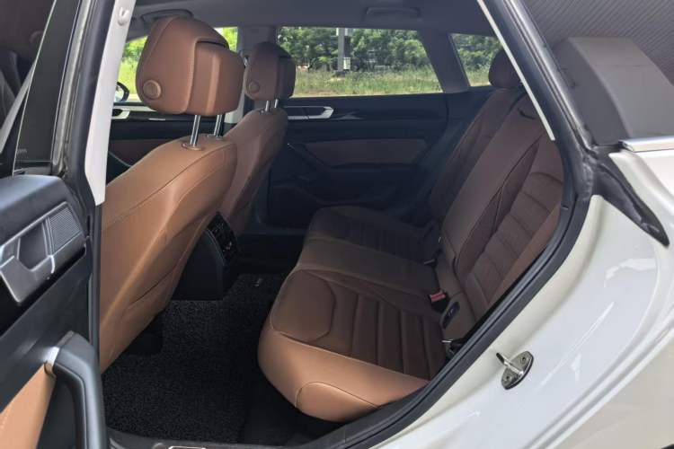 Used Volkswagen FAW-Volkswagen CC 2021 Estate Car 380TSI Vizion Edition Interior 3