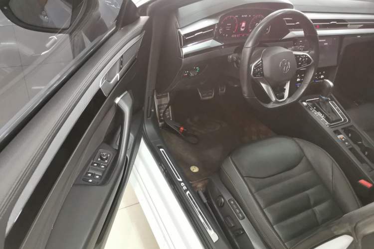 Used Volkswagen FAW-Volkswagen CC 2021 380TSI Striking Edition Interior 3
