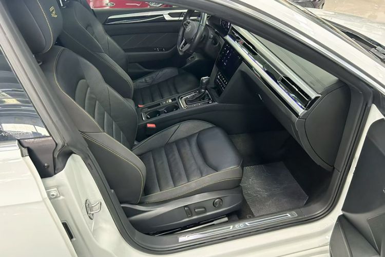 Used Volkswagen FAW-Volkswagen CC 2021 380TSI Striking Edition Interior 3