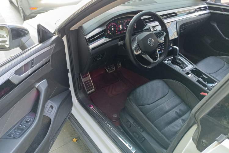 Used Volkswagen FAW-Volkswagen CC 2021 Estate Car 380TSI Vizion Edition Interior 3