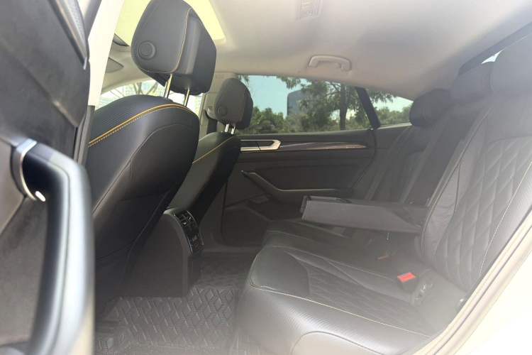 Used Volkswagen FAW-Volkswagen CC 2021 380TSI Brilliant Edition Interior 3