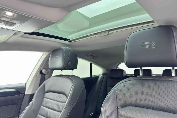 Used Volkswagen FAW-Volkswagen CC 2021 380TSI Striking Edition Interior 4