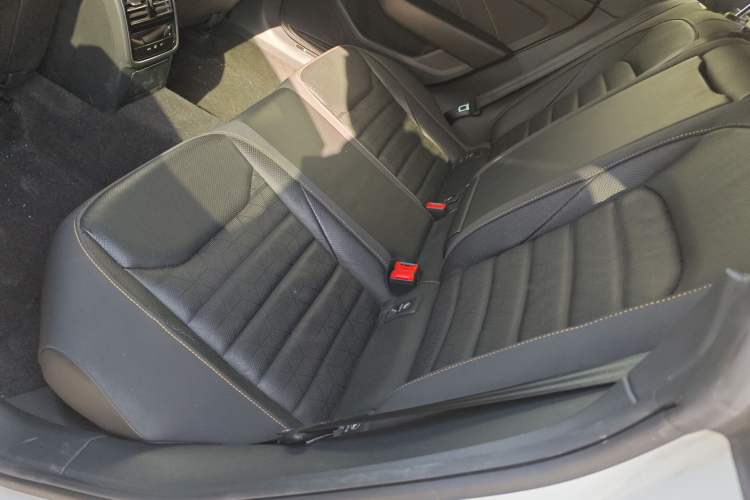 Used Volkswagen FAW-Volkswagen CC 2021 380TSI Striking Edition Interior 4