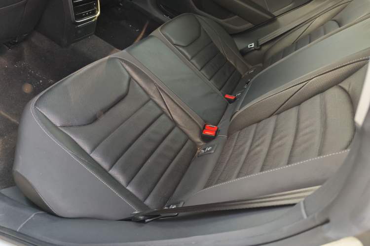 Used Volkswagen FAW-Volkswagen CC 2021 Estate Car 380TSI Vizion Edition Interior 4
