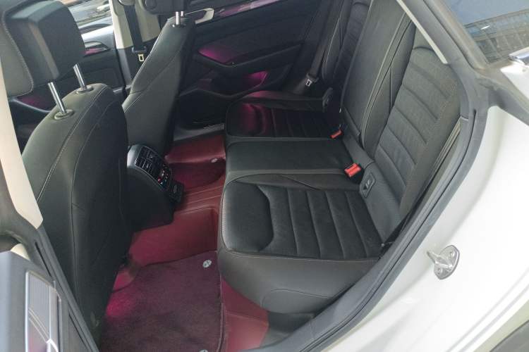 Used Volkswagen FAW-Volkswagen CC 2021 Estate Car 380TSI Vizion Edition Interior 4