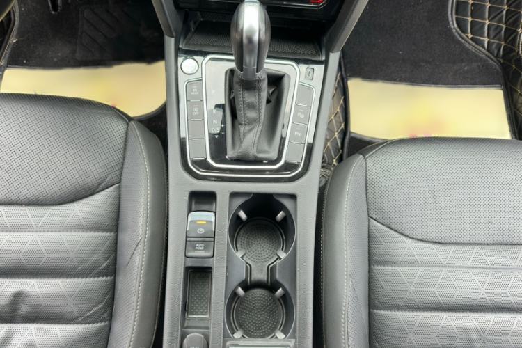 Used Volkswagen FAW-Volkswagen CC 2021 380TSI Striking Edition Interior 5