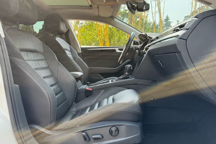Used Volkswagen FAW-Volkswagen CC 2021 380TSI Striking Edition Interior 8