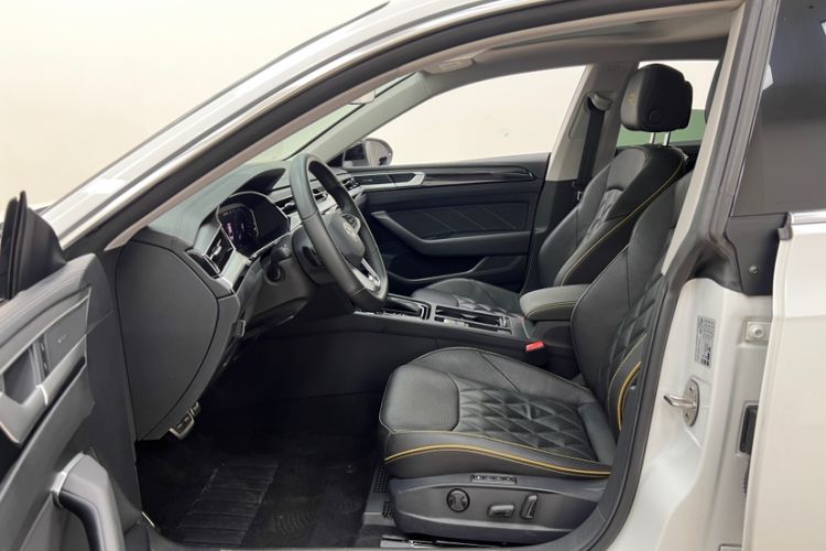 Used Volkswagen FAW-Volkswagen CC 2021 380TSI Brilliant Edition Interior 9