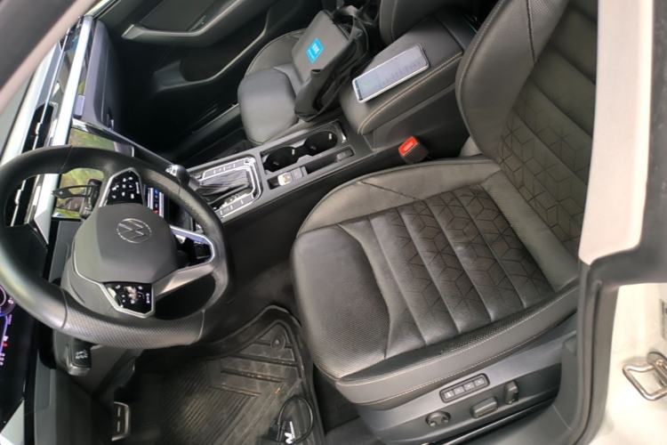 Used Volkswagen FAW-Volkswagen CC 2021 Estate Car 380TSI Vizion Edition Left Front Seat