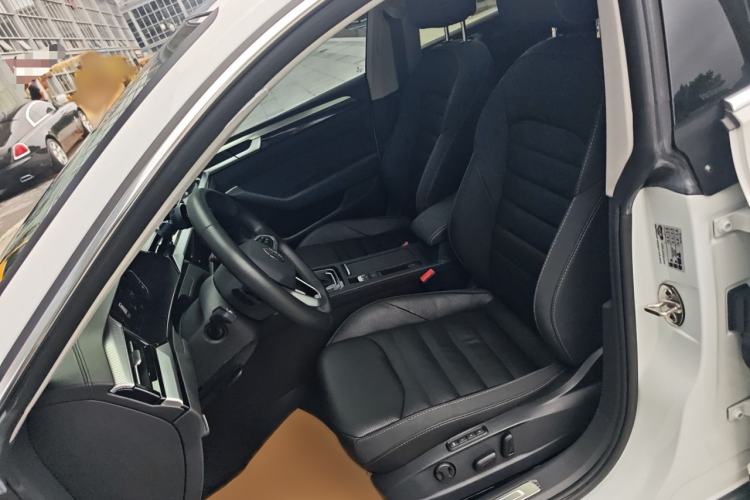 Used Volkswagen FAW-Volkswagen CC 2021 Estate Car 380TSI Vizion Edition Left Front Seat