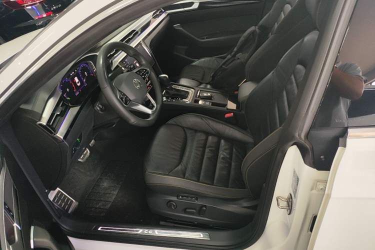 Used Volkswagen FAW-Volkswagen CC 2021 380TSI Striking Edition Left Front Seat