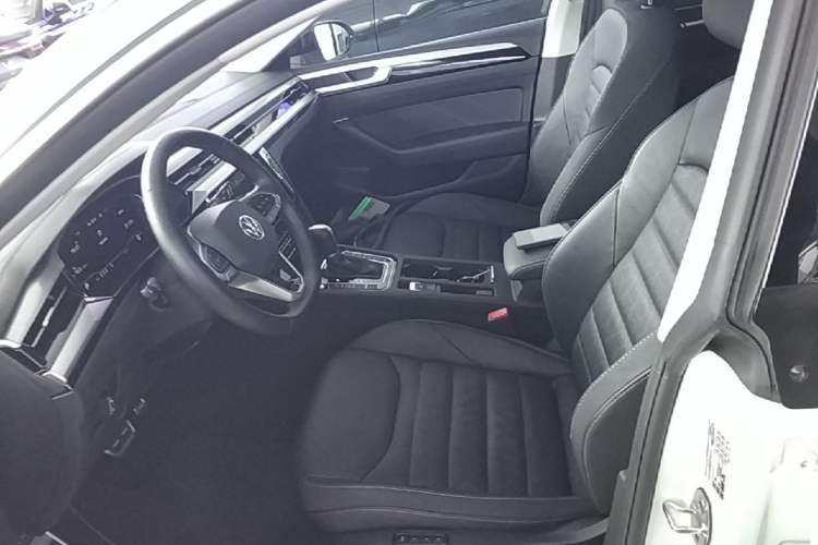 Used Volkswagen FAW-Volkswagen CC 2021 Estate Car 380TSI Vizion Edition Left Front Seat
