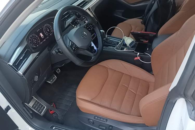 Used Volkswagen FAW-Volkswagen CC 2021 Estate Car 380TSI Vizion Edition Left Front Seat
