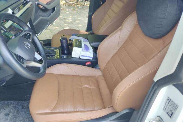 Used Volkswagen FAW-Volkswagen CC 2021 Estate Vehicle 380TSI Vizzion Edition Left Front Seat