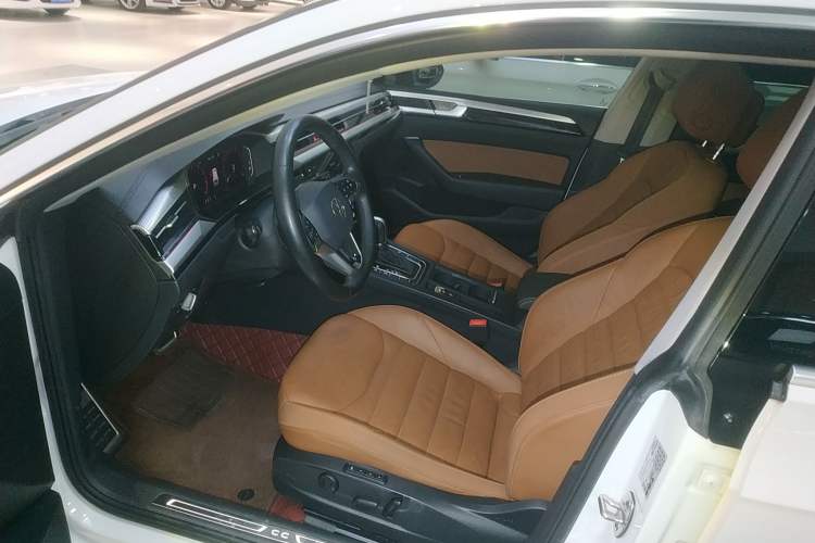 Used Volkswagen FAW-Volkswagen CC 2021 Estate Car 380TSI Vizion Edition Left Front Seat