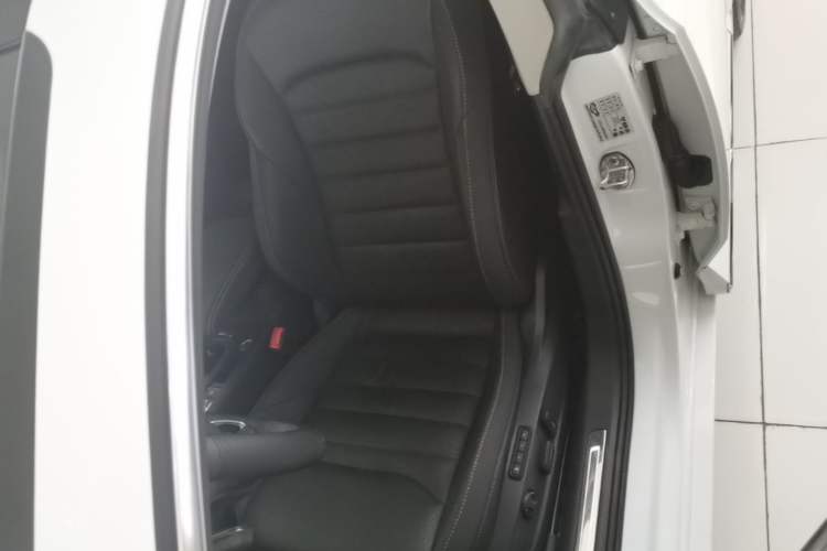 Used Volkswagen FAW-Volkswagen CC 2021 380TSI Striking Edition Left Front Seat