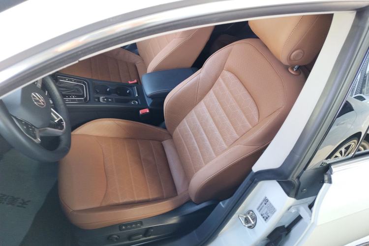 Used Volkswagen FAW-Volkswagen CC 2021 Estate Vehicle 380TSI Vizzion Edition Left Front Seat