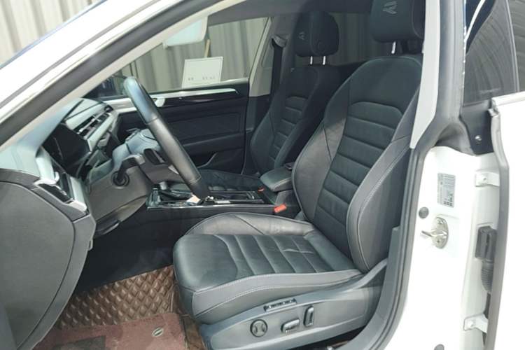 Used Volkswagen FAW-Volkswagen CC 2021 380TSI Striking Edition Left Front Seat