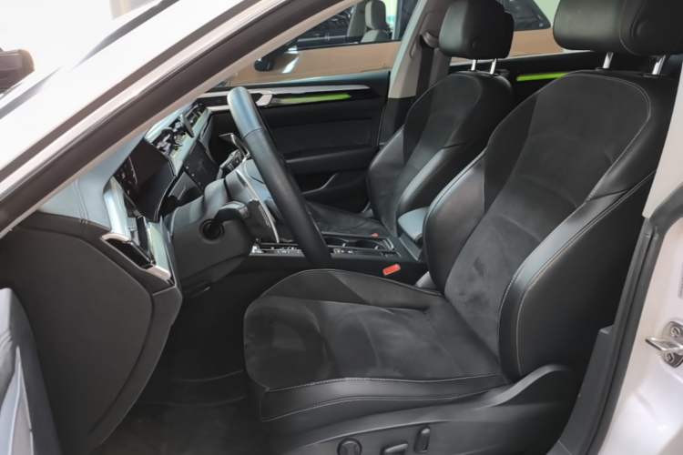Used Volkswagen FAW-Volkswagen CC 2021 Estate Car 330TSI Hunter Vision Edition Left Front Seat