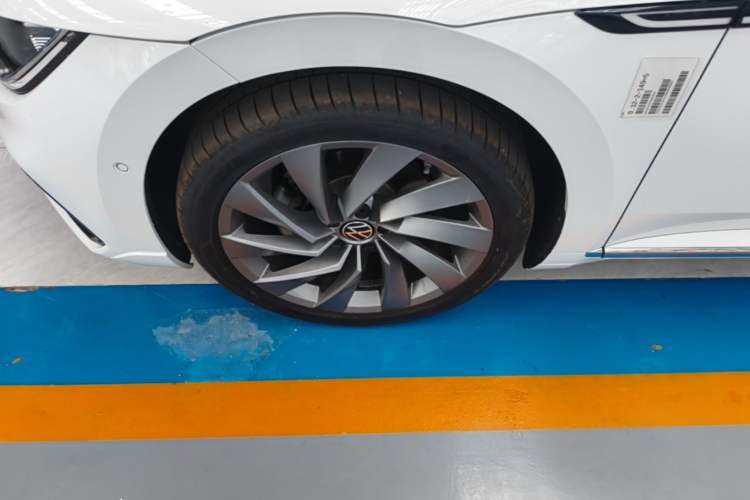 Used Volkswagen FAW-Volkswagen CC 2021 380TSI Striking Edition Left Front Wheel Hub
