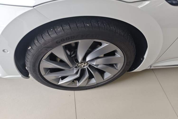 Used Volkswagen FAW-Volkswagen CC 2021 380TSI Striking Edition Left Front Wheel Hub