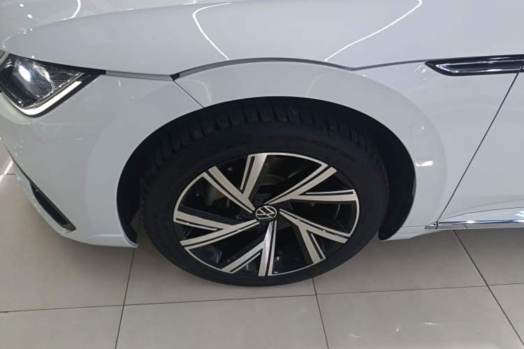Used Volkswagen FAW-Volkswagen CC 2021 330TSI Ignite Edition Left Front Wheel Hub