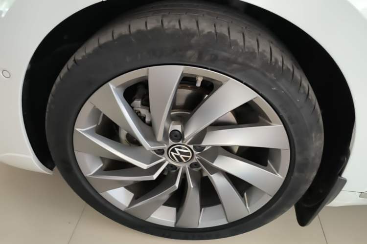 Used Volkswagen FAW-Volkswagen CC 2021 380TSI Striking Edition Left Front Wheel Hub