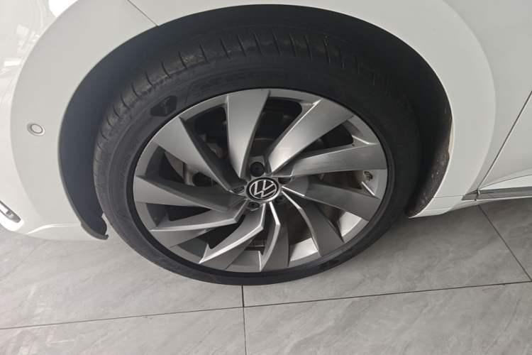 Used Volkswagen FAW-Volkswagen CC 2021 380TSI Striking Edition Left Front Wheel Hub