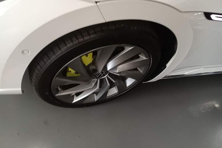 Used Volkswagen FAW-Volkswagen CC 2021 380TSI Striking Edition Left Front Wheel Hub