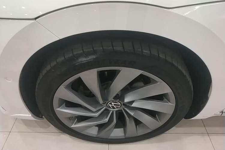 Used Volkswagen FAW-Volkswagen CC 2021 380TSI Striking Edition Left Front Wheel Hub