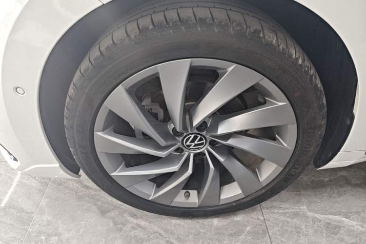 Used Volkswagen FAW-Volkswagen CC 2021 380TSI Striking Edition Left Front Wheel Hub