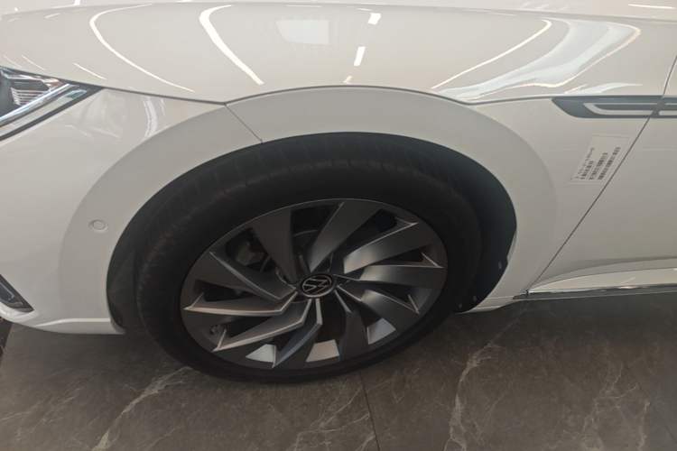 Used Volkswagen FAW-Volkswagen CC 2021 380TSI Striking Edition Left Front Wheel Hub