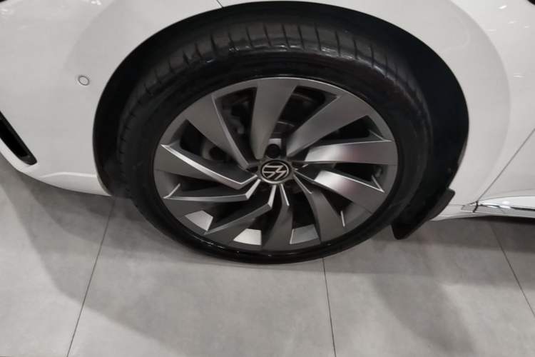 Used Volkswagen FAW-Volkswagen CC 2021 380TSI Brilliant Edition Left Front Wheel Hub