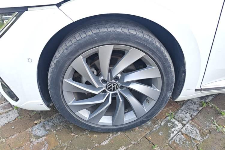 Used Volkswagen FAW-Volkswagen CC 2021 380TSI Striking Edition Left Front Wheel Hub