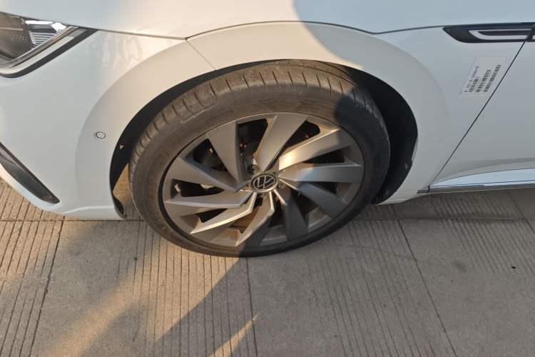 Used Volkswagen FAW-Volkswagen CC 2021 380TSI Striking Edition Left Front Wheel Hub