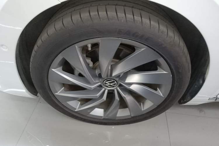 Used Volkswagen FAW-Volkswagen CC 2021 380TSI Striking Edition Left Front Wheel Hub