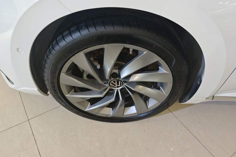 Used Volkswagen FAW-Volkswagen CC 2021 380TSI Striking Edition Left Front Wheel Hub