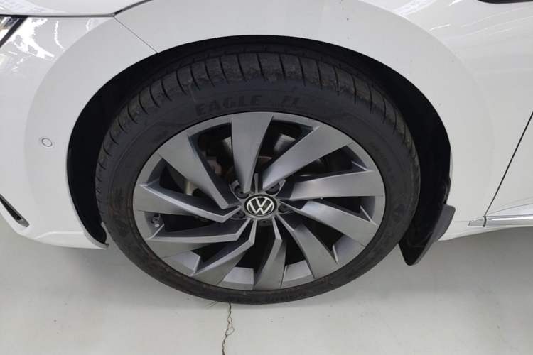 Used Volkswagen FAW-Volkswagen CC 2021 380TSI Striking Edition Left Front Wheel Hub