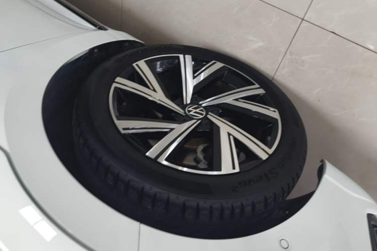 Used Volkswagen FAW-Volkswagen CC 2021 380TSI Striking Edition Left Front Wheel Hub