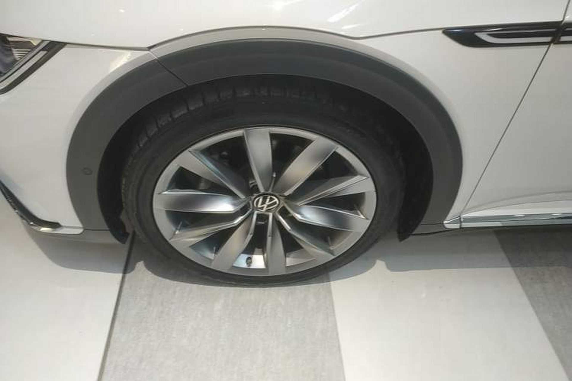 Used Volkswagen FAW-Volkswagen CC 2021 Estate Car 380TSI Vizion Edition Left Front Wheel Hub