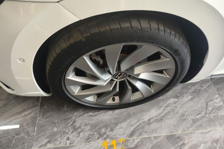 Used Volkswagen FAW-Volkswagen CC 2021 380TSI Striking Edition Left Front Wheel Hub