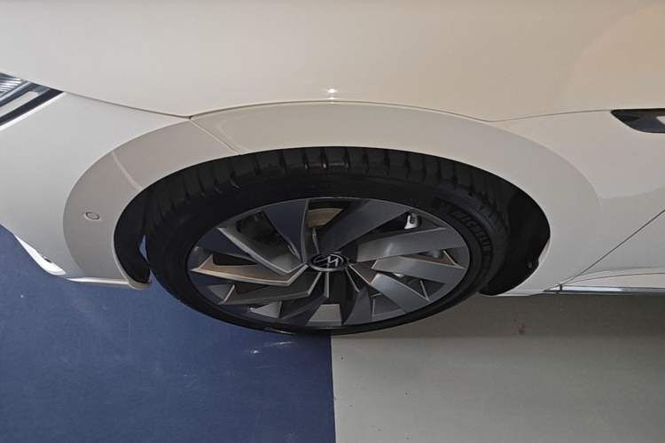 Used Volkswagen FAW-Volkswagen CC 2021 380TSI Brilliant Edition Left Front Wheel Hub