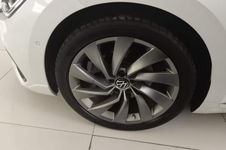 Used Volkswagen FAW-Volkswagen CC 2021 380TSI Striking Edition Left Front Wheel Hub