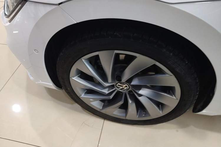 Used Volkswagen FAW-Volkswagen CC 2021 380TSI Striking Edition Left Front Wheel Hub